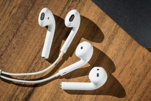 AirPods или EarPods — что выбрать?