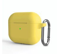 Желтый силиконовый чехол с карабином для AirPods 3
