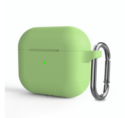 Светло-зеленый силиконовый чехол с карабином для AirPods 3