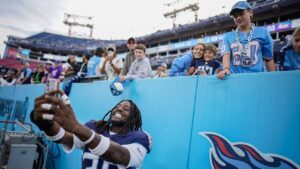 Titans Rookie Jarvis Brownlee Jr. Spreads Holiday Cheer Through Generosity