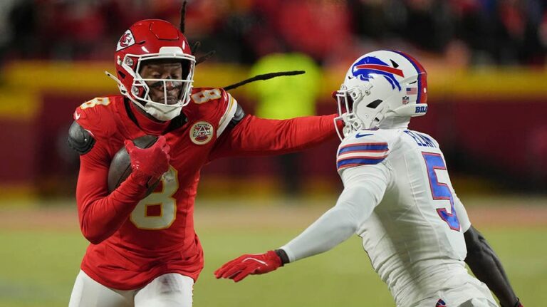 Chiefs’ DeAndre Hopkins Inspires Young Fans Ahead of Super Bowl Debut