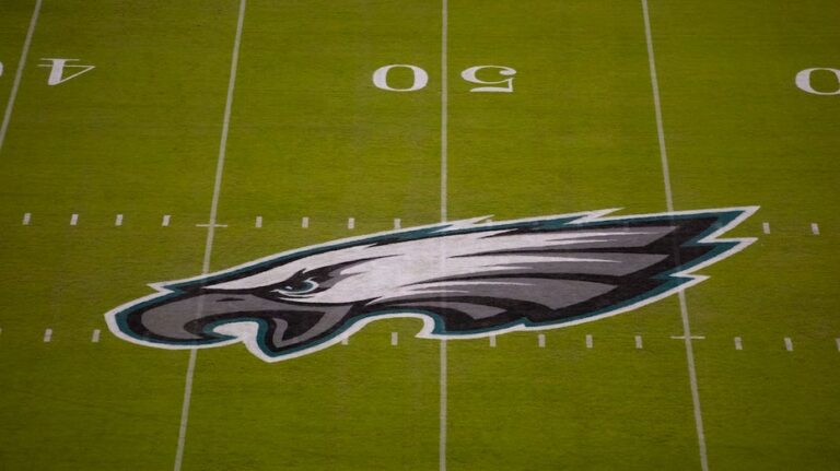 Eagles Express Heartfelt Condolences Following Tragic Plane Crash in Philadelphia